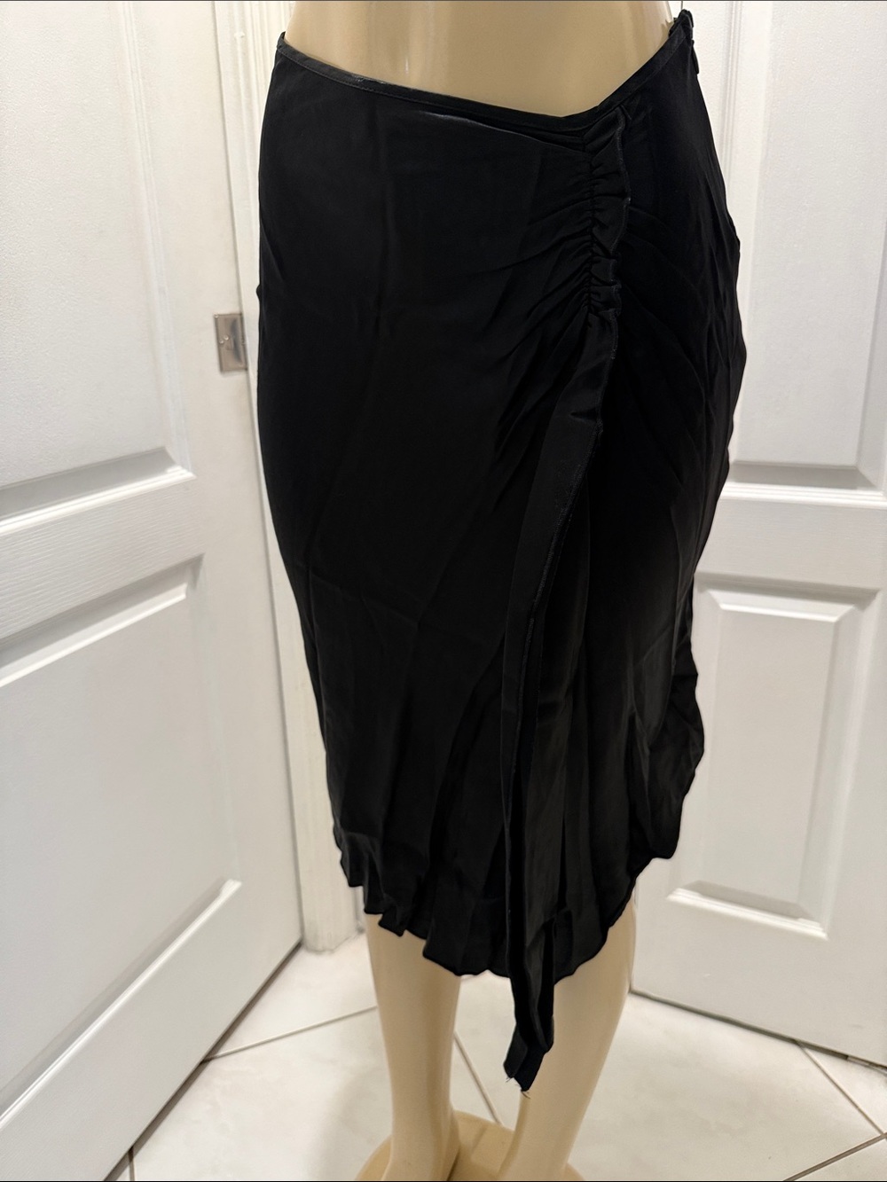Charlotte Russe Black Ruched Tie-Front Midi Skirt